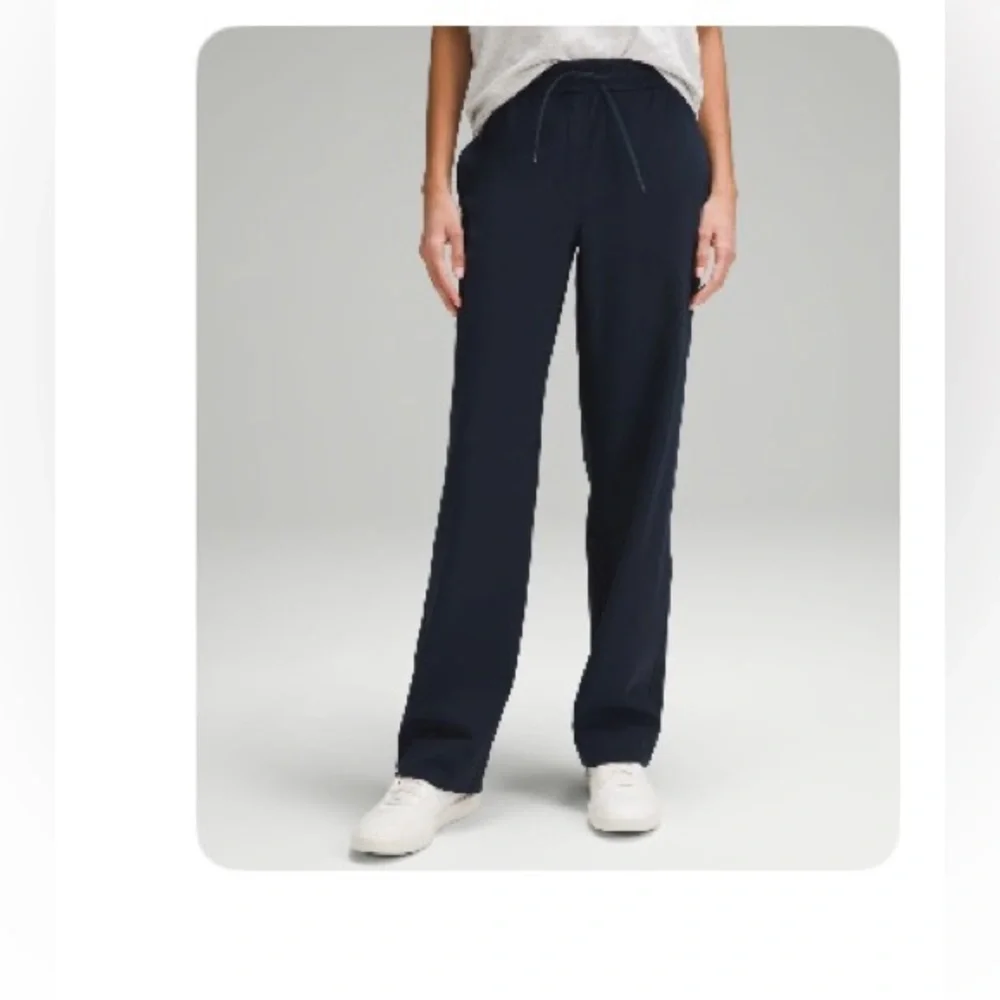 lululemon athletica Straight Leg Pants in Navy